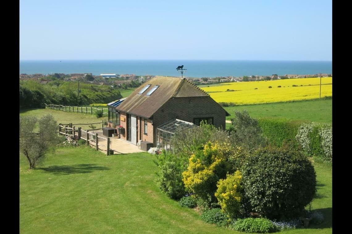 Villa The Old Stable. Coombelands Hove Exterior foto